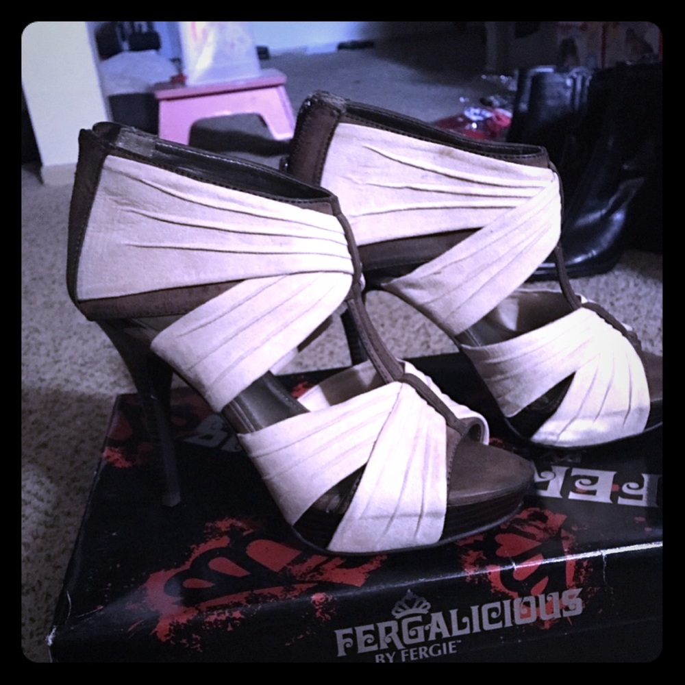 Women very nice shoes.