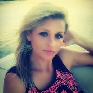 Meet your Posher, Joni