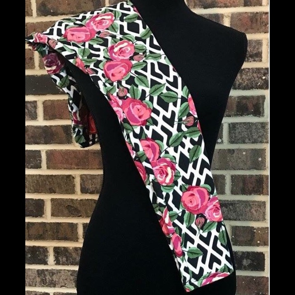 OS CHEVRON ROSES NEW! Lularoe