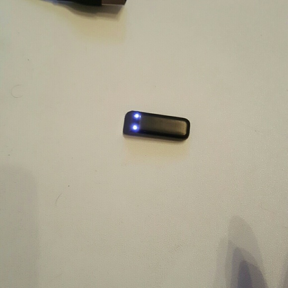 Fitbit Flex and 8 bands - Picture 2 of 2