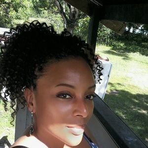 Meet your Posher, Dionne