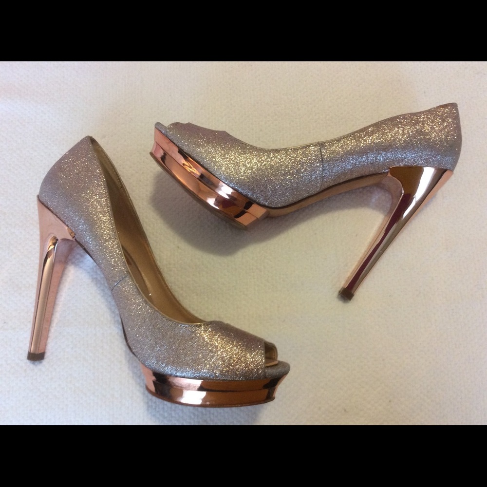 👠BCBG Rose Gold platform stilettos👠