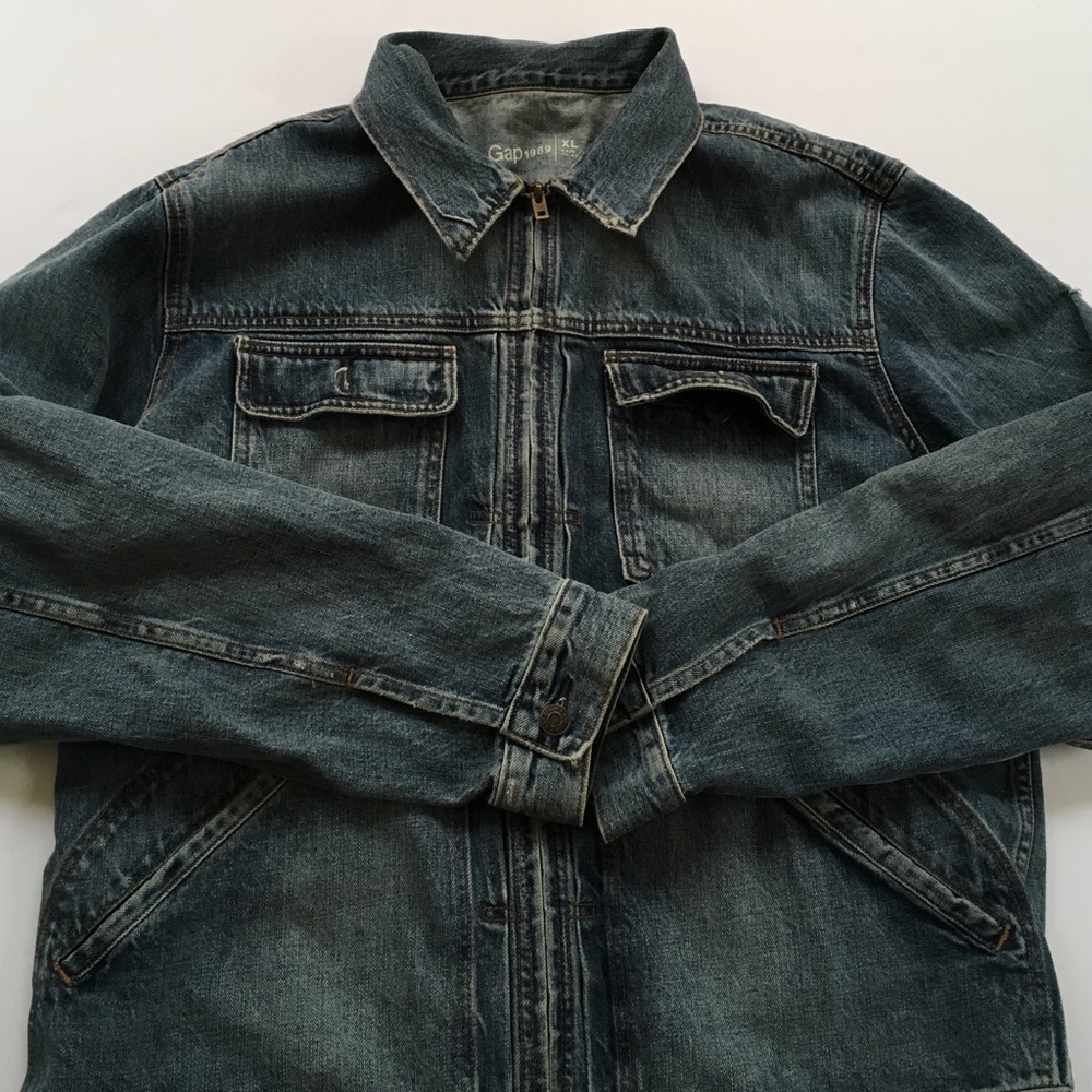 Men's XL gap denim jacket gently worn