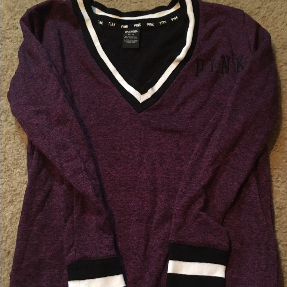 V neck sweatshirt