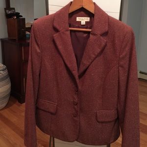 Gorgeous suit in the beautiful colors of fall