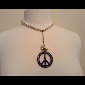 ELEGANCE & PEACE pearl necklaces