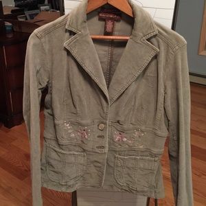 Perfect for fall. Corduroy jacket with a flair.