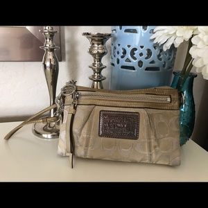 Coach Poppy Wristlet