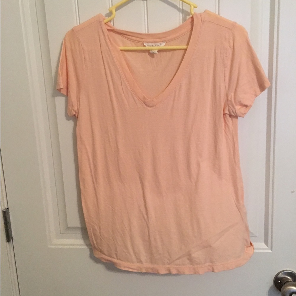 V-neck tee
