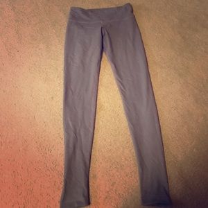 Lululemon Wunder Under leggings, Sz 4