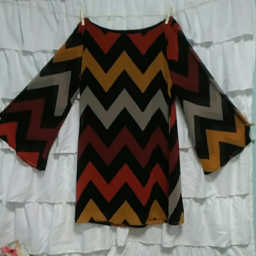 Boutique Belled Sleeve Chevron Tunic Size L