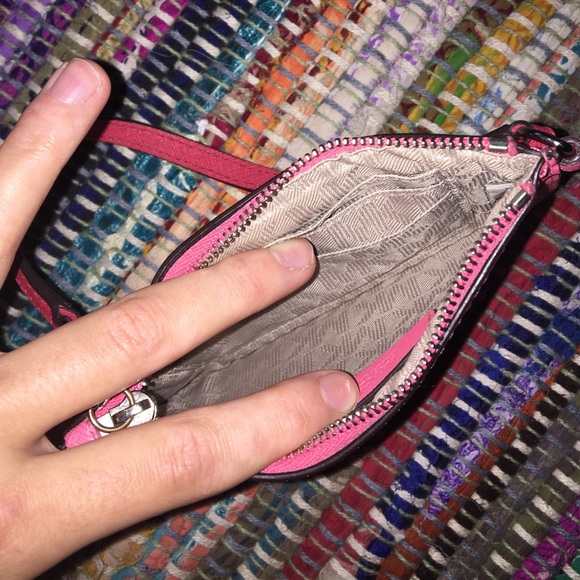 MK hot pink wristlet - Picture 4 of 4