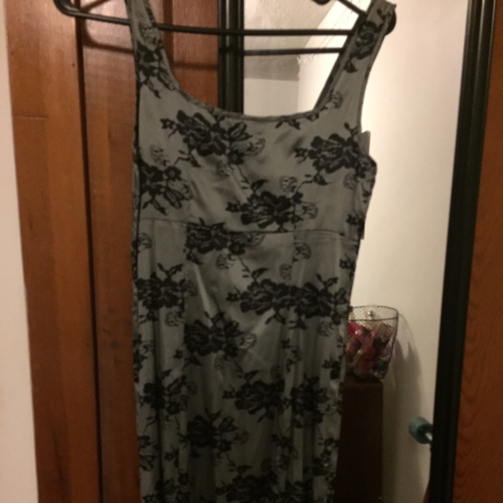 Gray dress with black roses