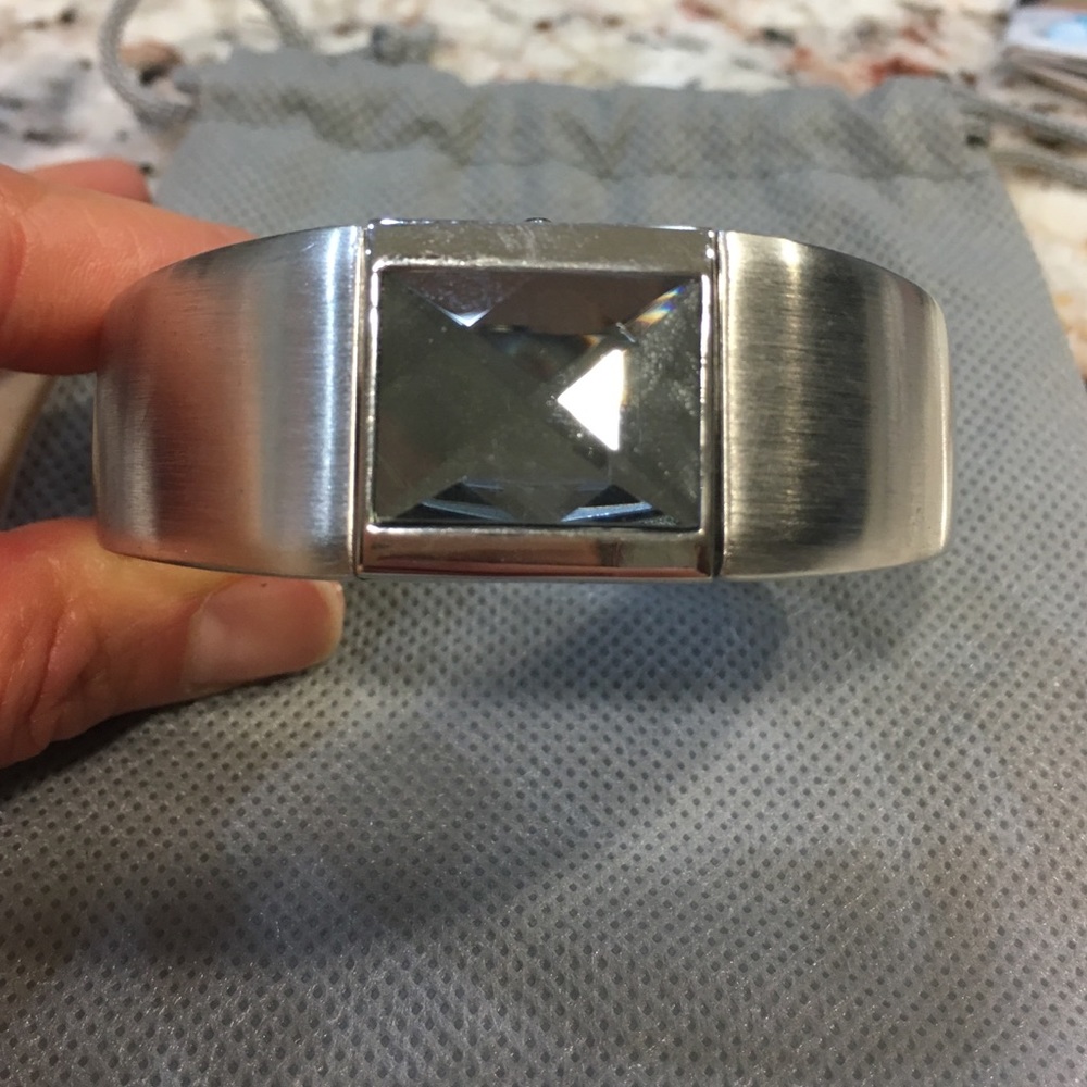 Women's Peugeot watch with gemstone cover - Picture 1 of 4
