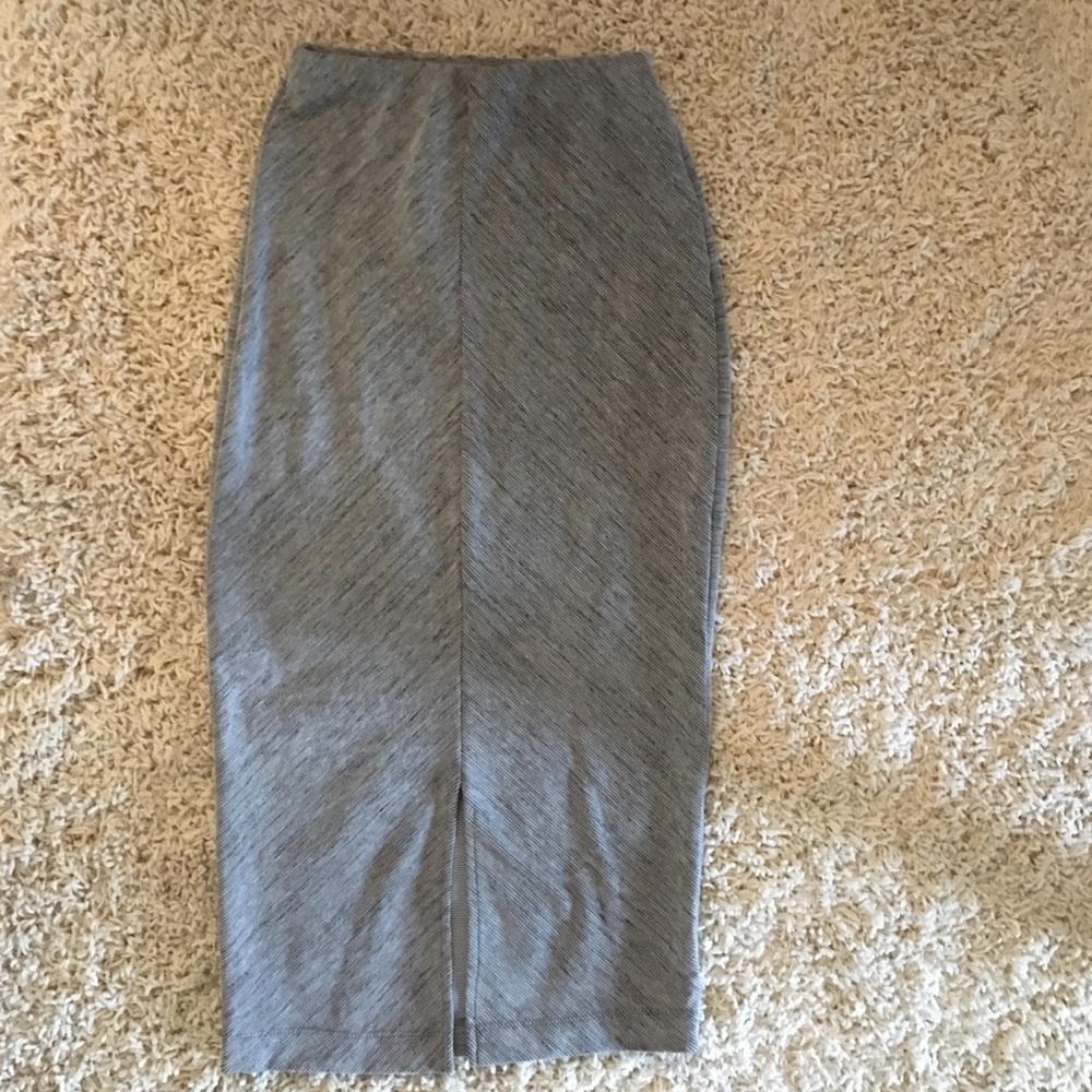 Grey pencil skirt