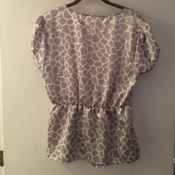 Carole Little grey and white print shirt - Picture 3 of 4