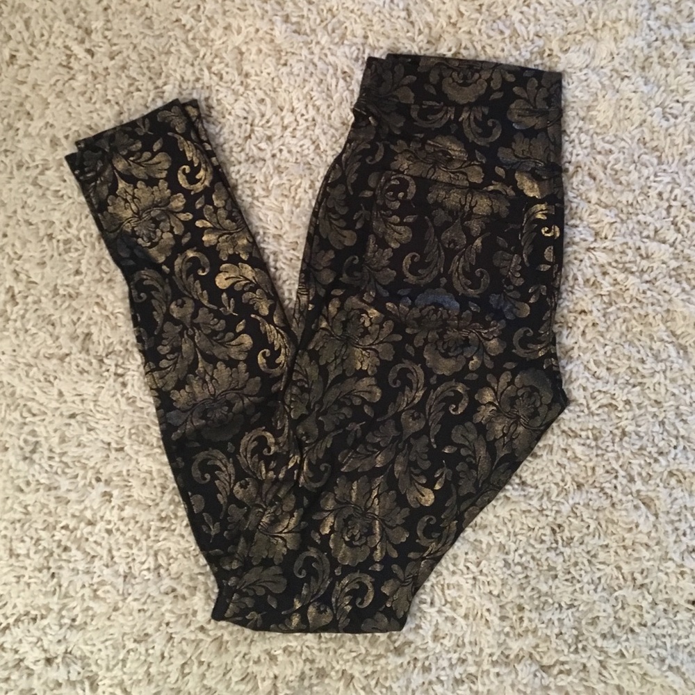Black and Gold leggings