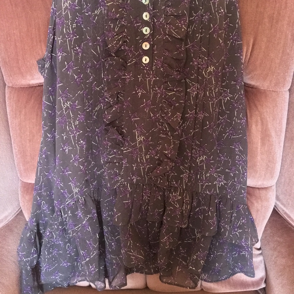 NWOT Ruffled Blouse - Picture 3 of 3