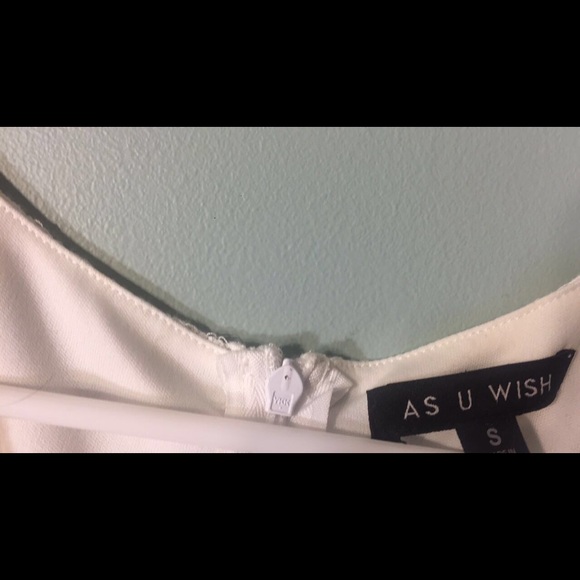 Lace dress - Picture 3 of 4