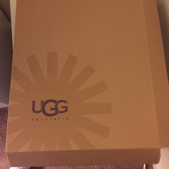 Tall black UGG's size 7. - Picture 1 of 3