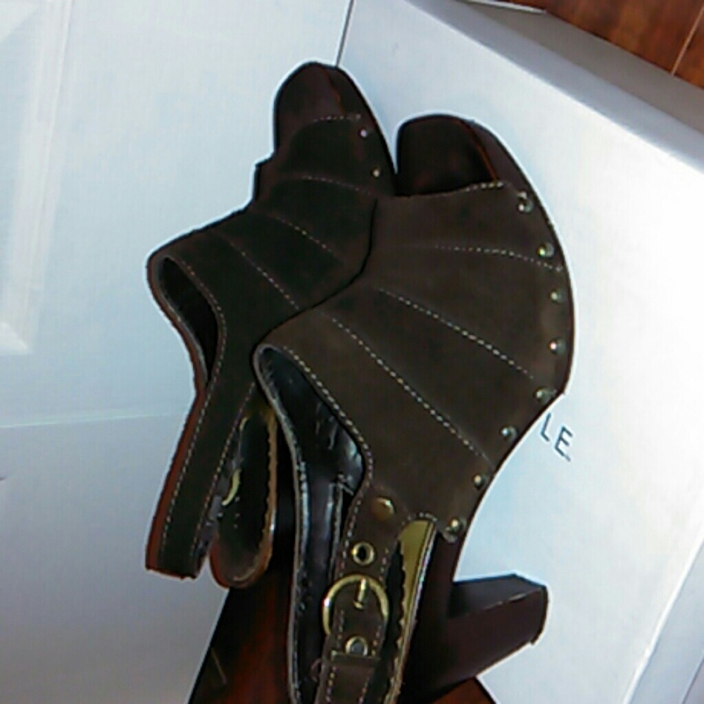 Brown studded open toed sandals