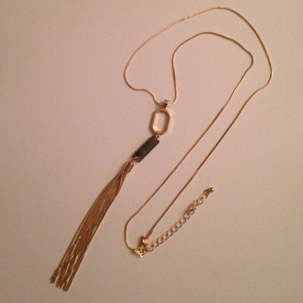 Long pendant necklace