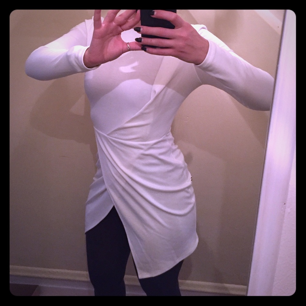 White Topshop long sleeve short cut dress. Small