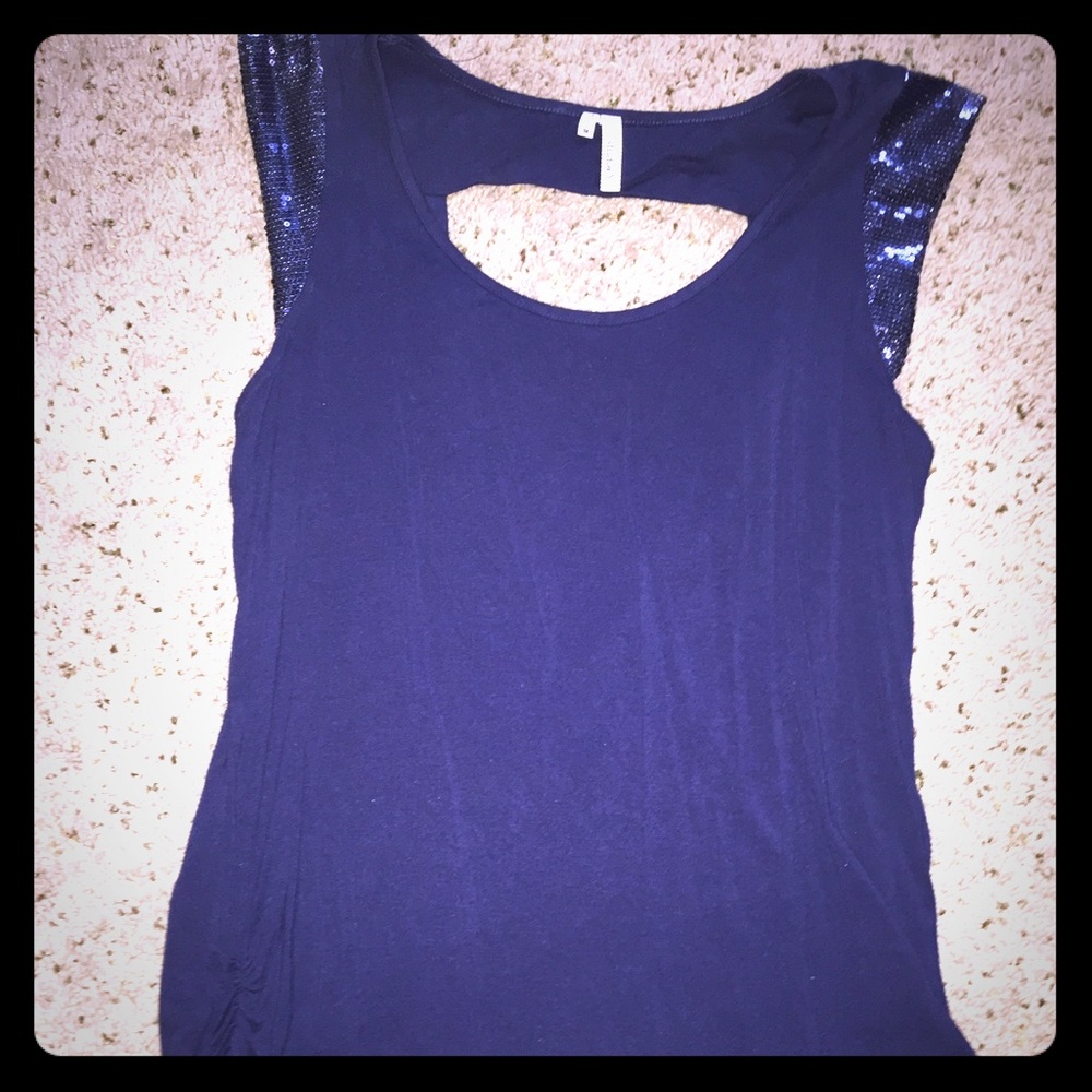 Sleeveless navy top (size medium)