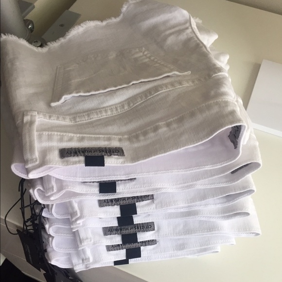 Citizens of Humanity white jean shorts - Picture 2 of 3
