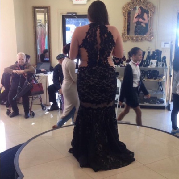 PROM DRESS!! - Picture 2 of 4