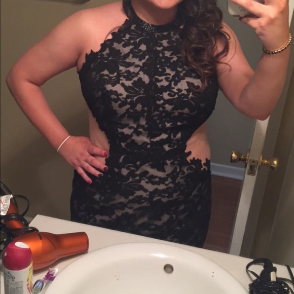 PROM DRESS!! - Picture 4 of 4