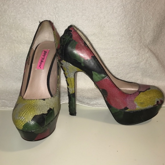 Betsey Johnson size 7 - Picture 1 of 4