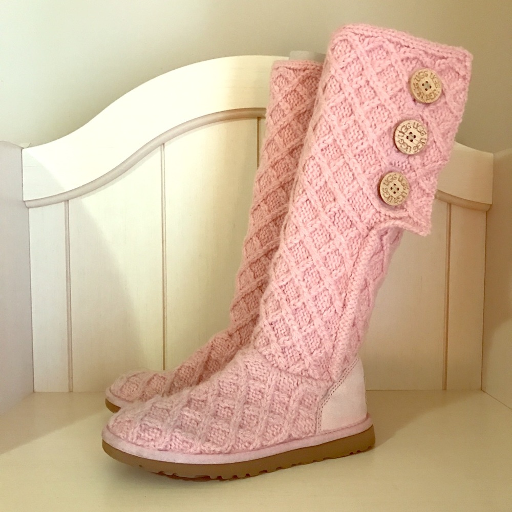 Pink UGGS ⚜️