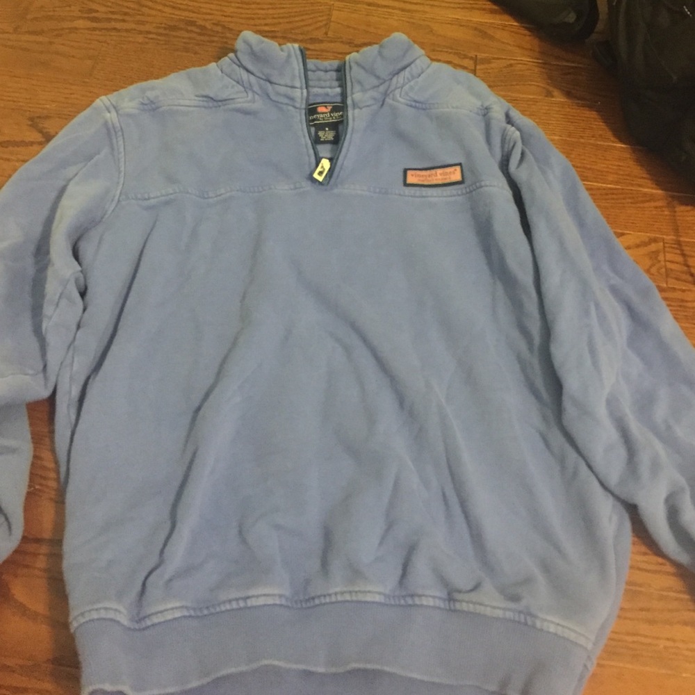 Vineyard vines sweatshirt!