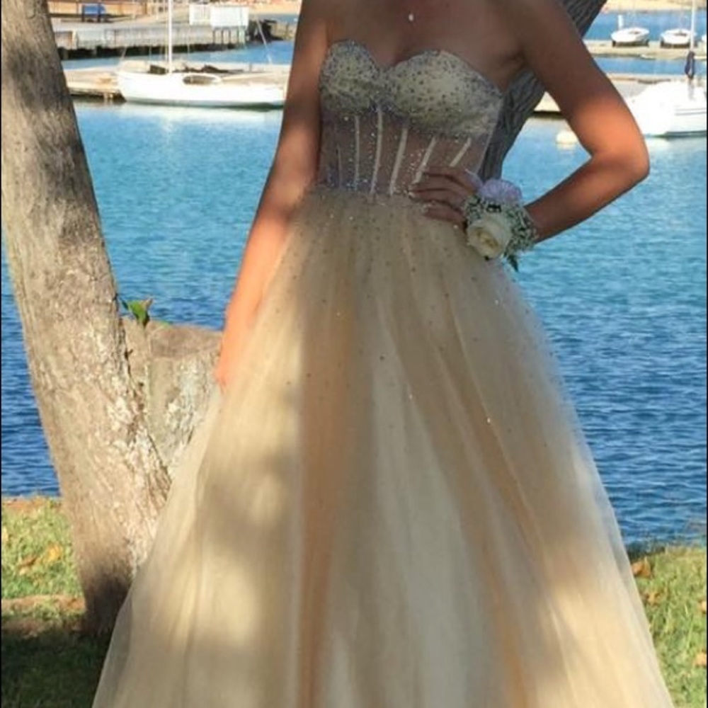 Prom dress