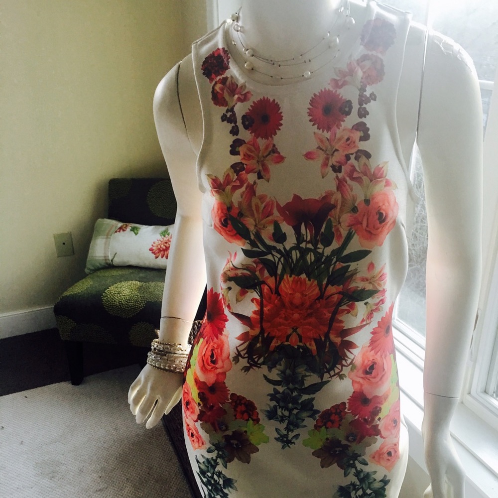 💜Floral scuba dress.