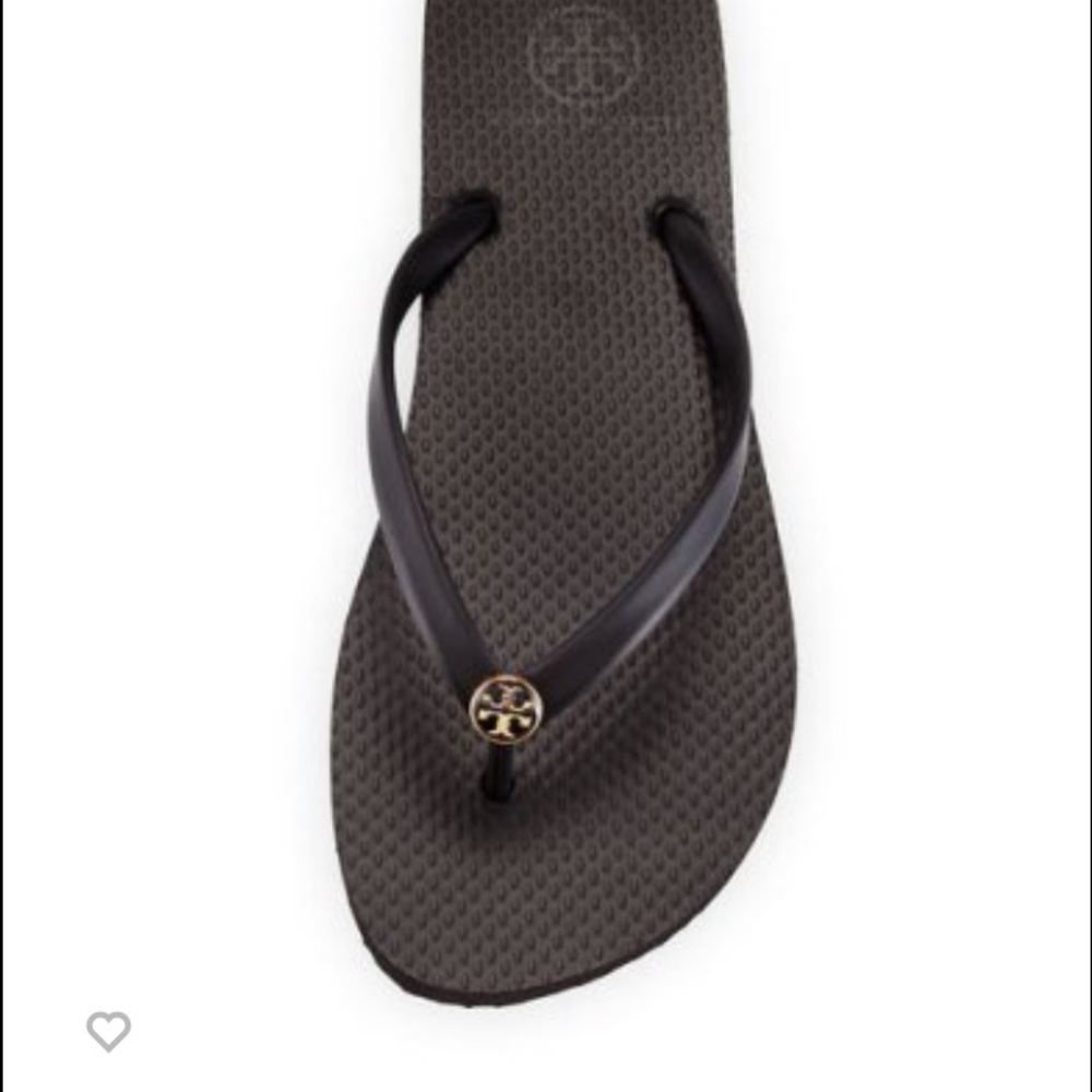 **SOLD** Tory Burch Classic black flip flops - 9