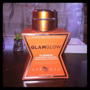 GLAMGLOW flash mud