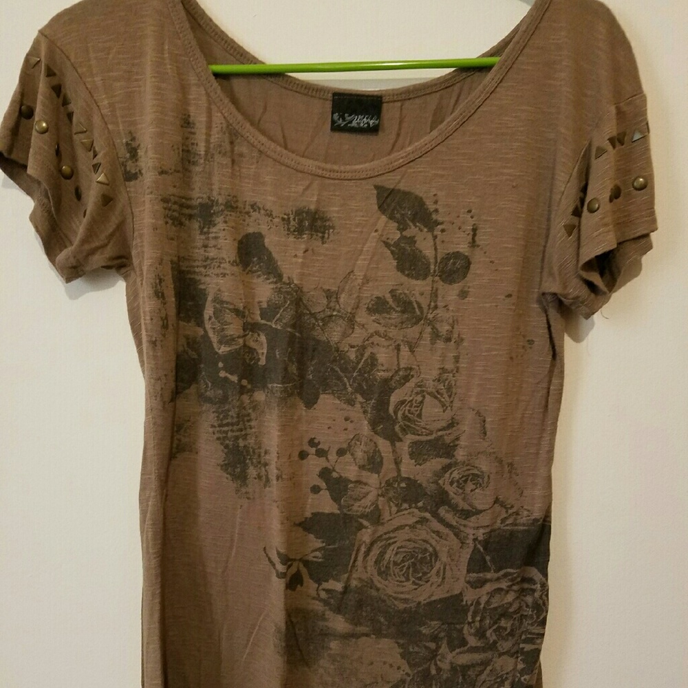 Graphic tee