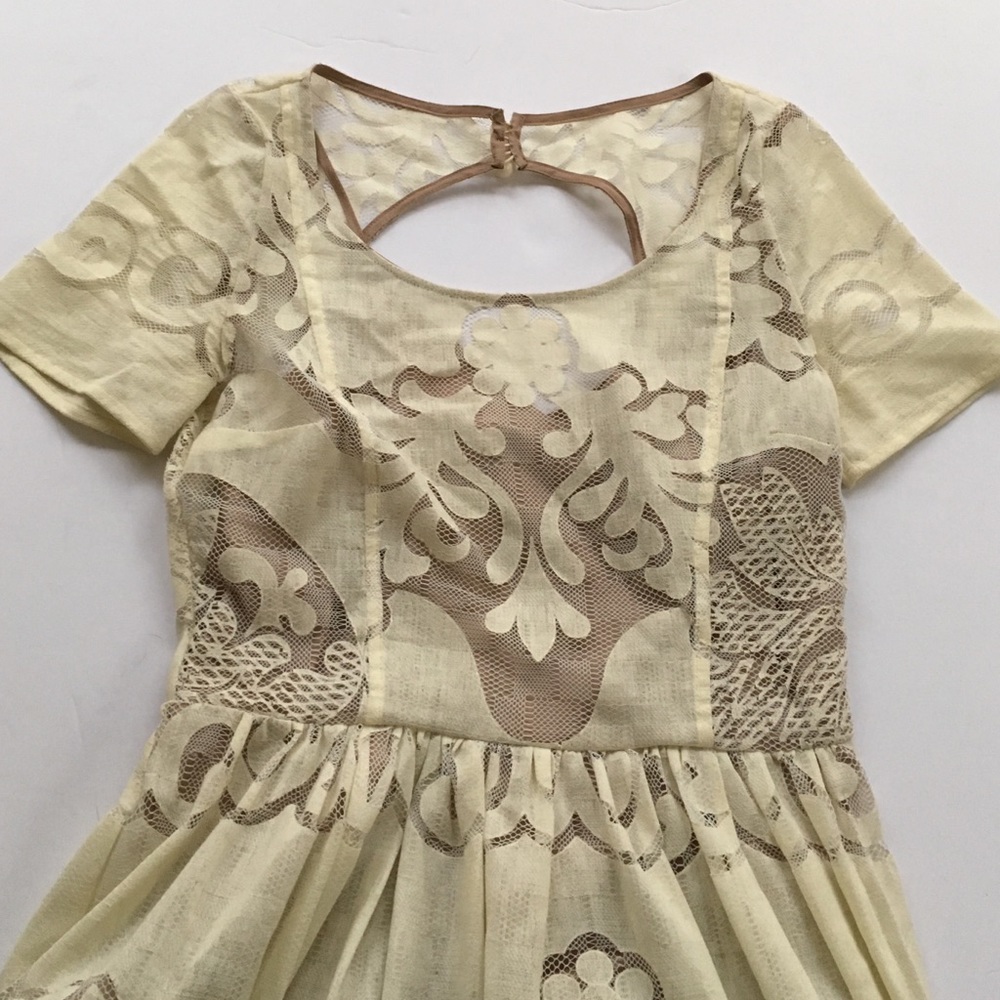 Lace Anthropologie Dress size 2 keyhole back