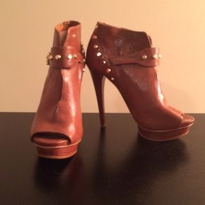 Michael kors brown heeled booties