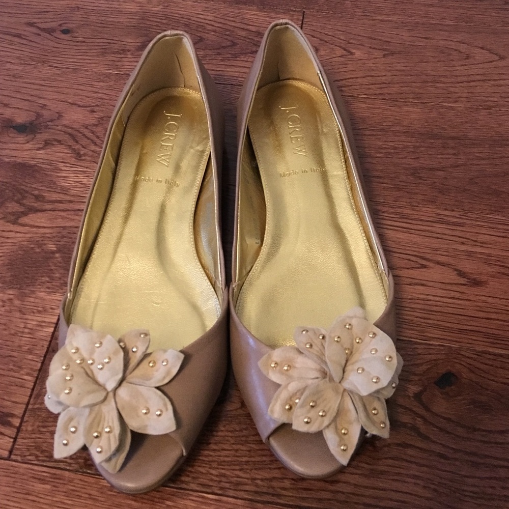 JCrew beige peep toe flats with flower accent