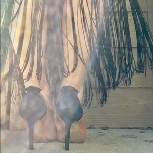 Jessica Simpson two-tone nude & black high heels