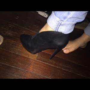 Jessica Simpson black shoes only wore once
