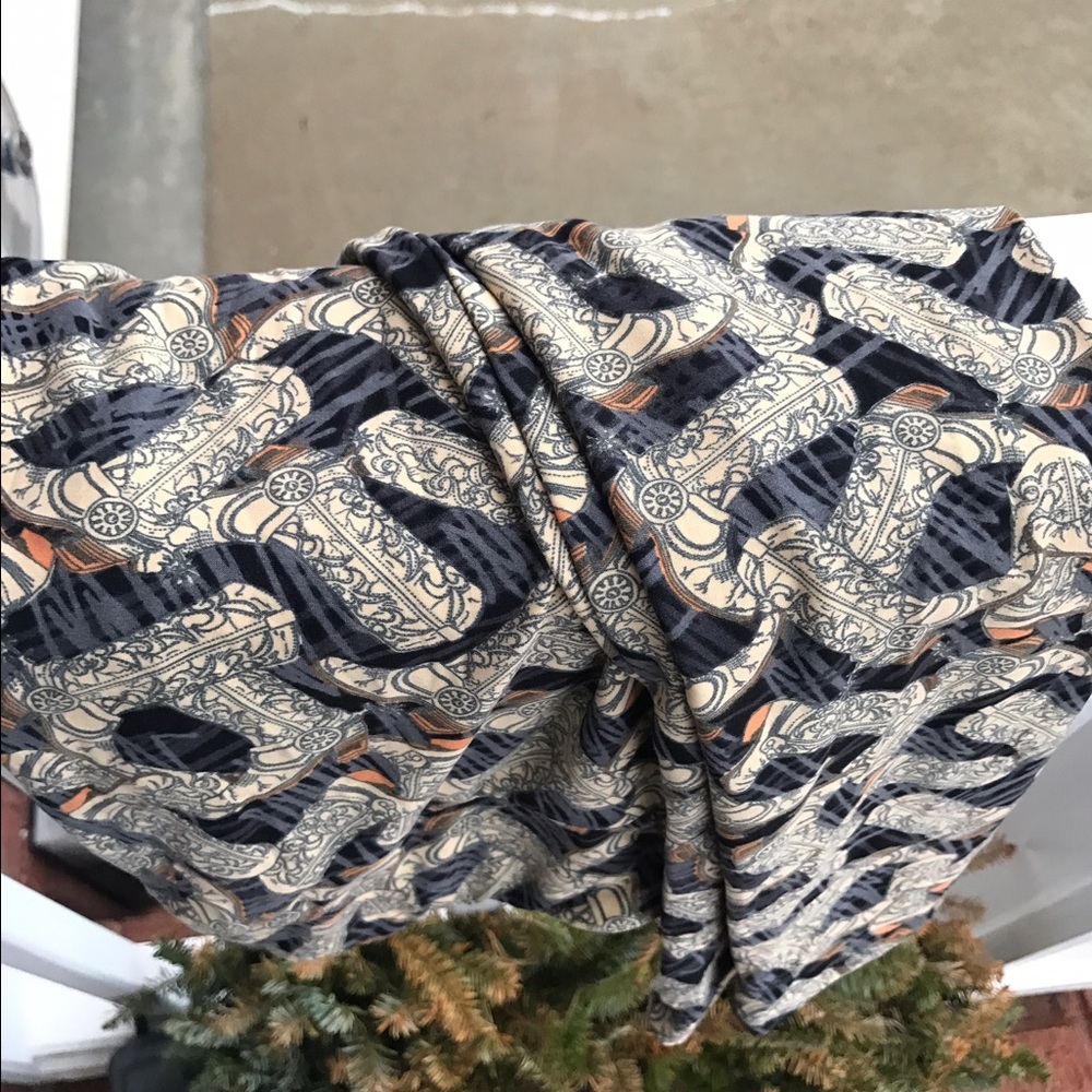 🦄🦄OS Cowboy Boot Lularoe leggings