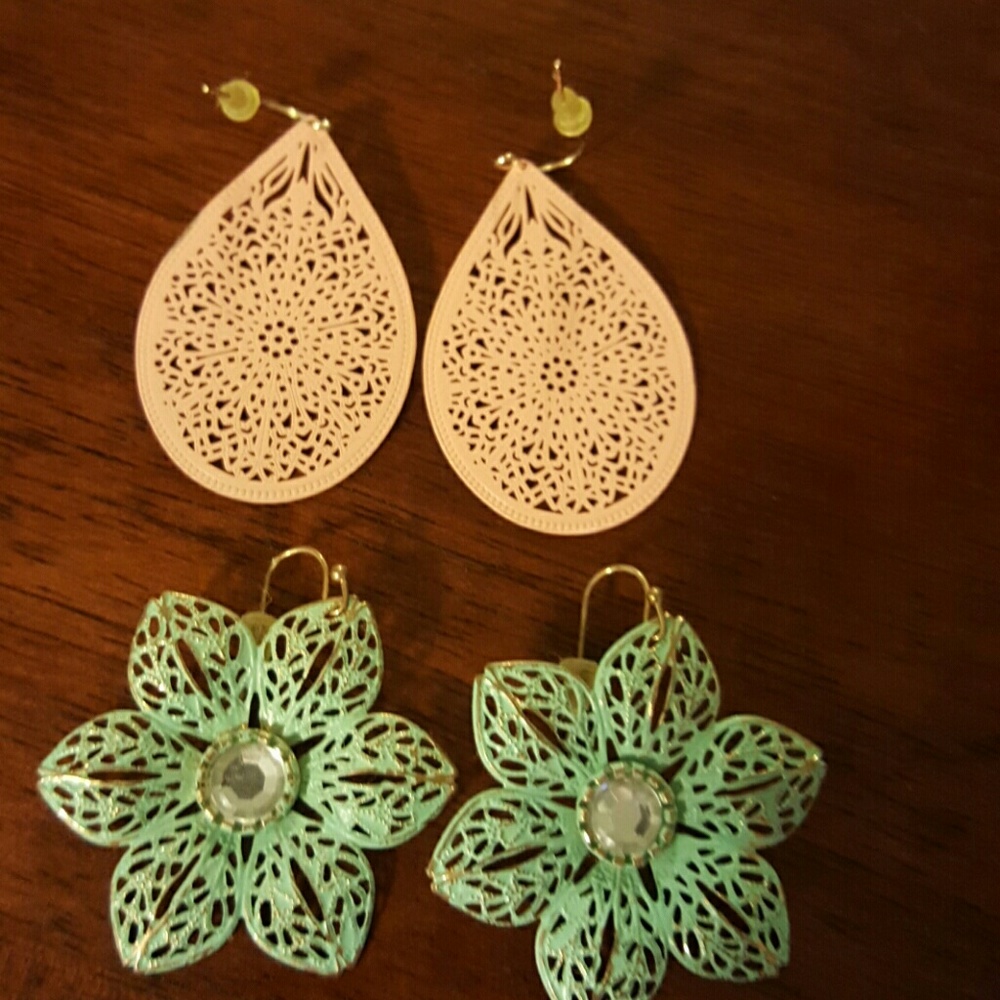 2 pair filigree earrings
