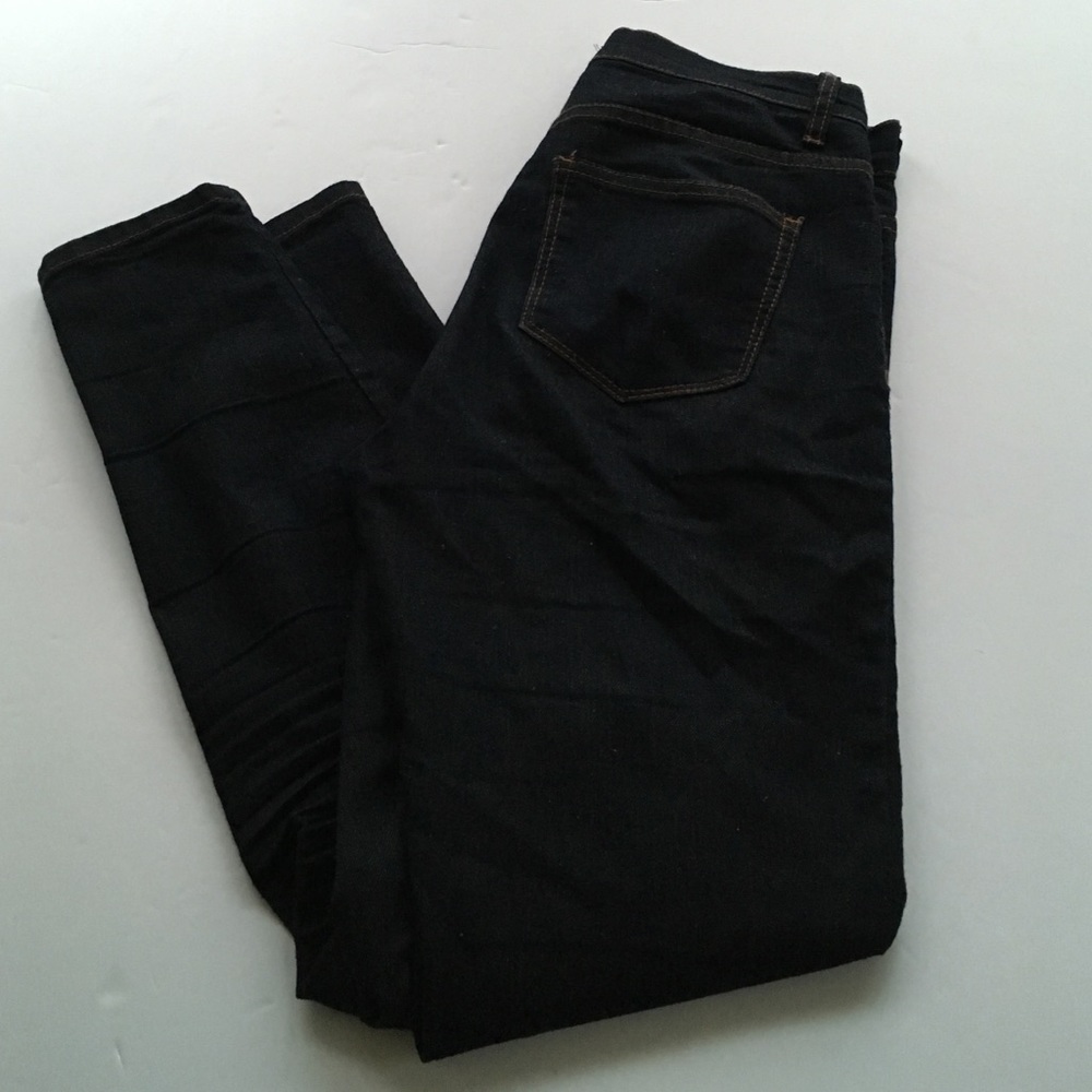 Forever 21 dark wash skinny jeans size 27