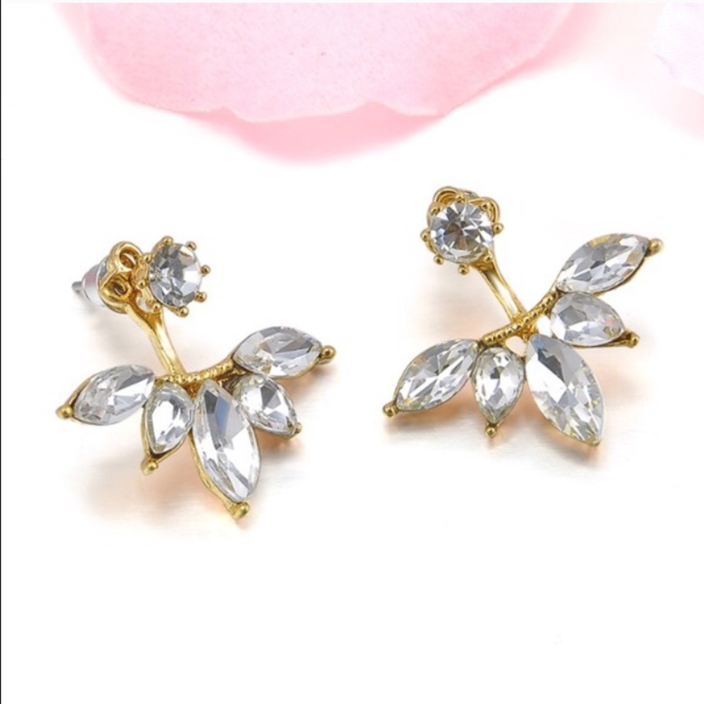 Gold stud earrings with white crystals - Picture 2 of 4