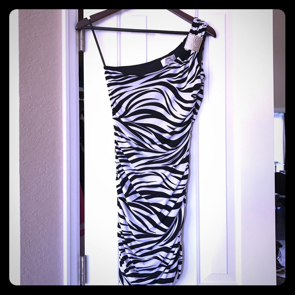 Sexy Black and White Off Shoulder ***RESERVED***