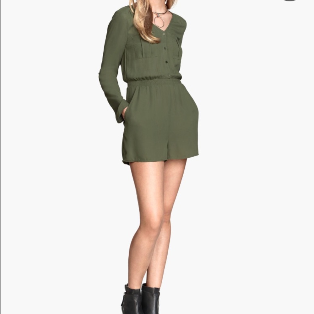 Long sleeved army green romper